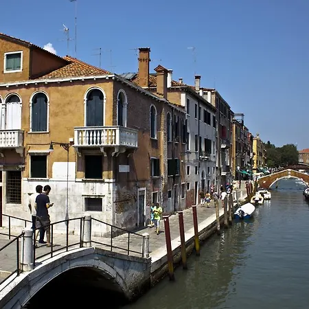 威尼斯里约旅馆 招待所 4*